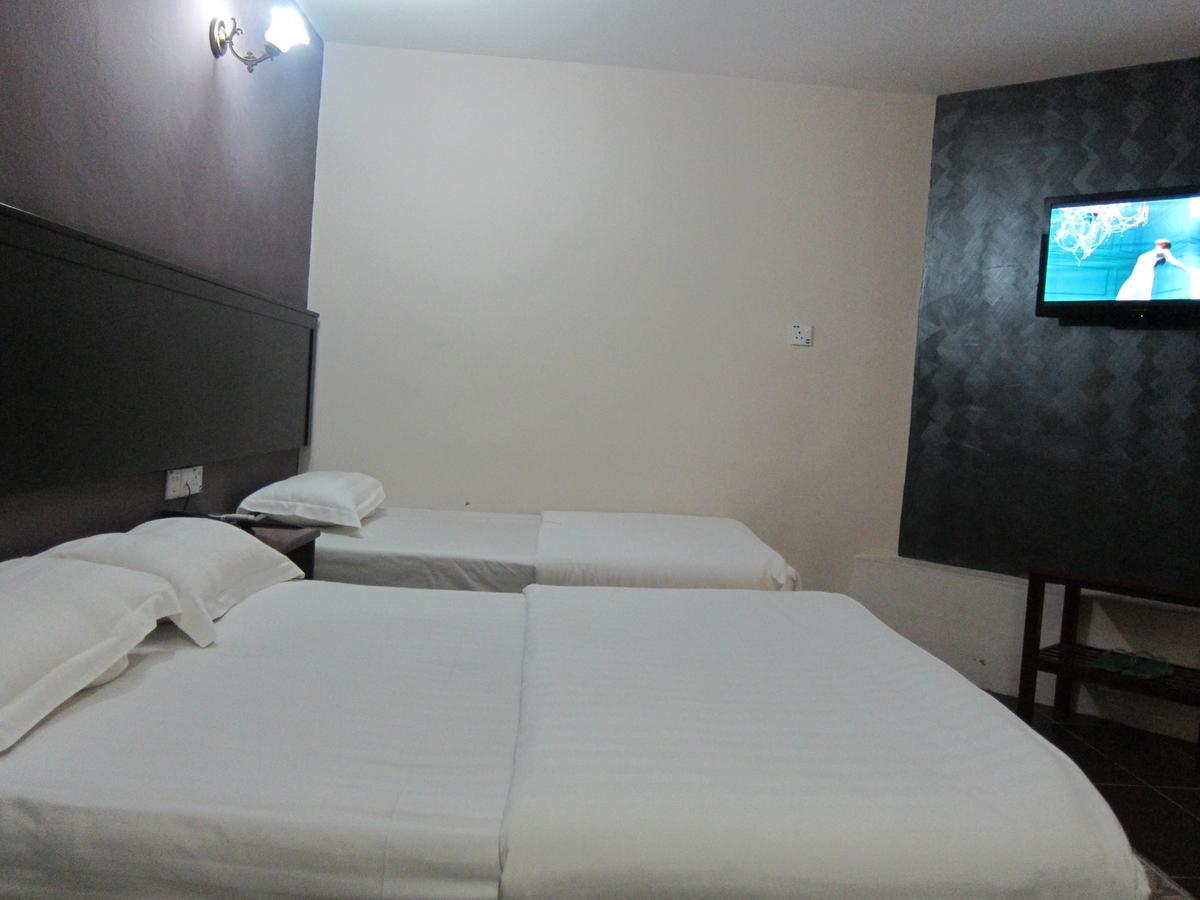 Oriental Inn Κουτσίνγκ Εξωτερικό φωτογραφία