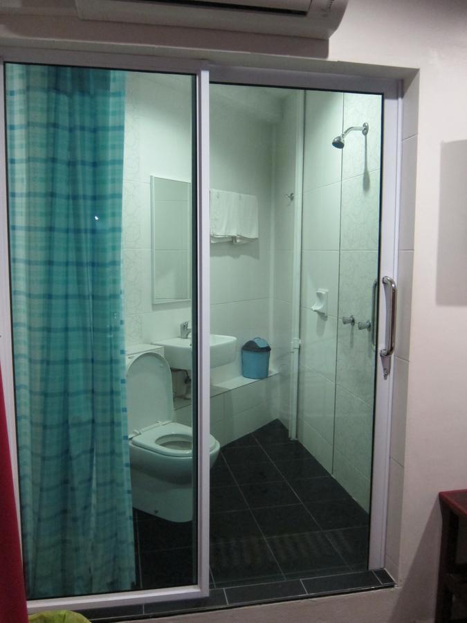 Oriental Inn Κουτσίνγκ Εξωτερικό φωτογραφία