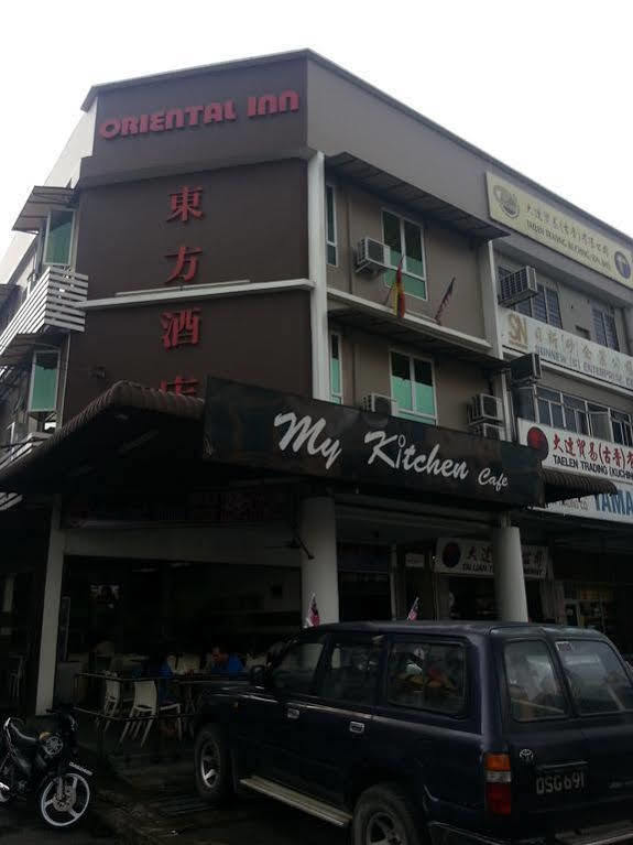 Oriental Inn Κουτσίνγκ Εξωτερικό φωτογραφία